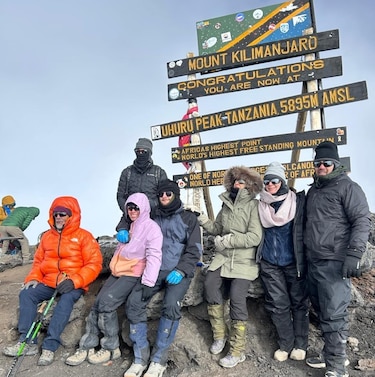 Cómo plantar la bandera panameña en la cima del Kilimanjaro a los 80 años