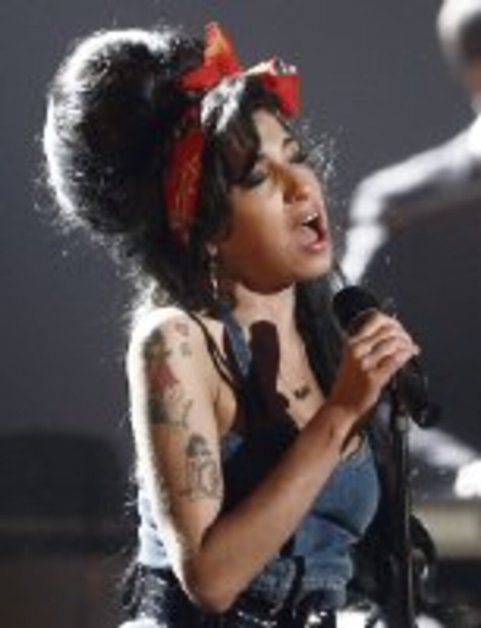 Dedican carta a Winehouse