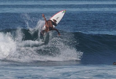 La nueva generación del surf panameño se reúne en Isla Colón