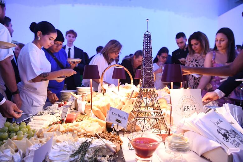Día Nacional de Francia en Panamá se tiñe con los colores de París 2024
