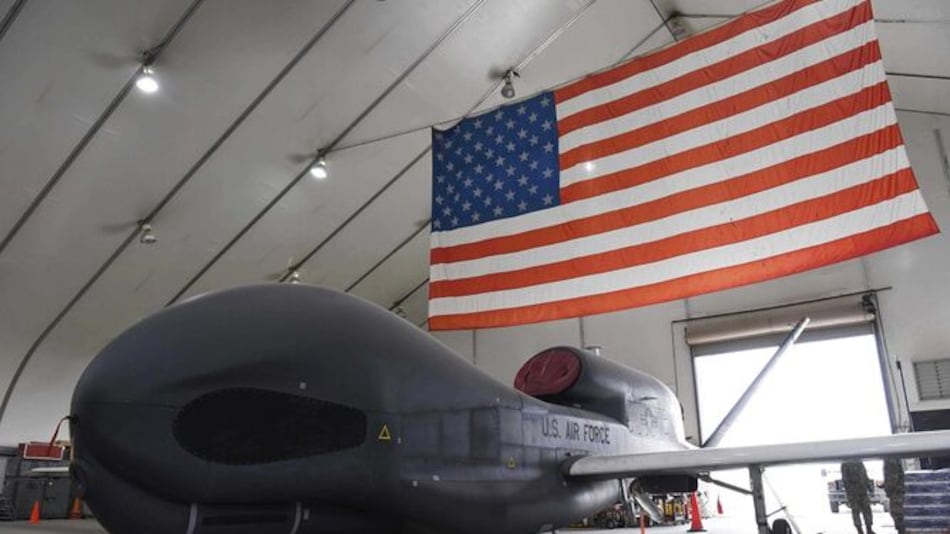 Irán afirma haber derribado un dron estadounidense en su territorio