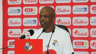 Fepafut confirma a Julio Dely Valdés hasta los Juegos Panamericanos