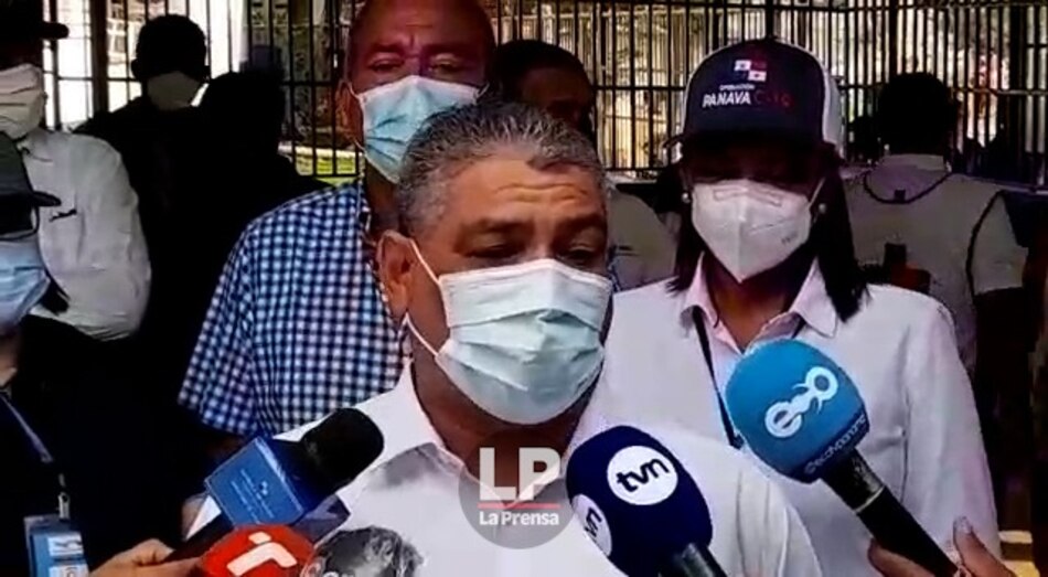 Panamá continúa analizando los efectos secundarios de las vacunas de Johnson & Johnson y AstraZeneca