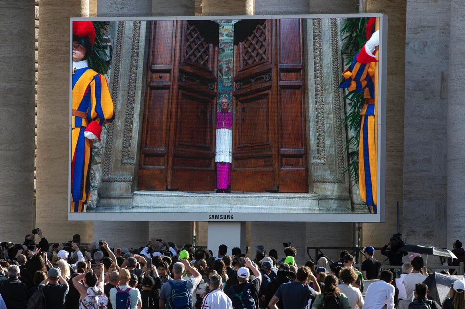 La larga espera que inquietó antes de la primera ‘fumata’ negra