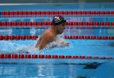 Edgar Crespo rompe marca nacional de los 50 metros pecho en Dubái