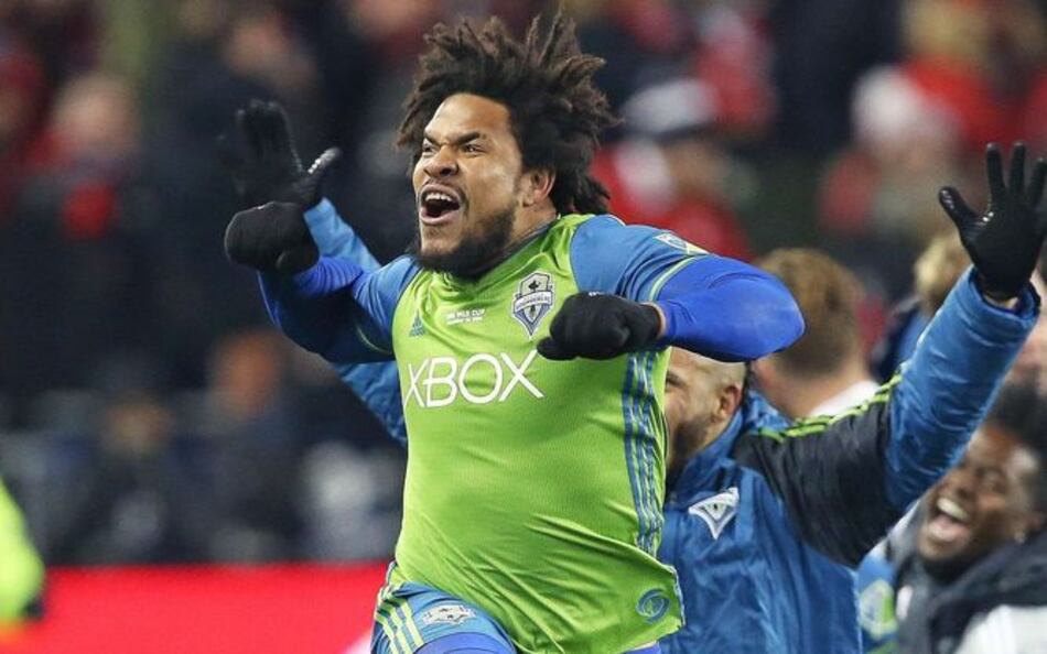 Román Torres gana premio Latino del Año