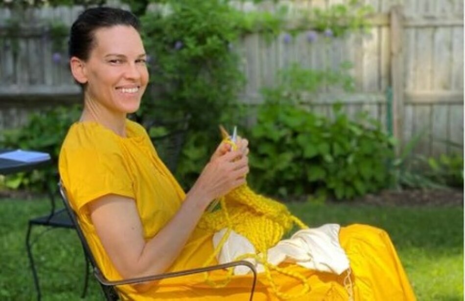 Hilary Swank confirma que está embarazada de mellizos a sus 48 años