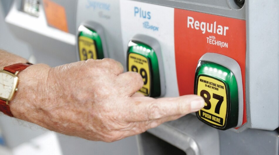 Precio del barril de crudo alcanza máximos de 2011