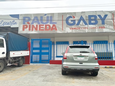 Local de Pineda en San Miguelito también cambió su fachada