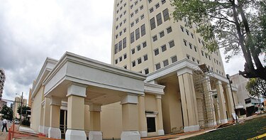 Evalúan citar a exsuplentes en directiva de la Caja de Ahorros