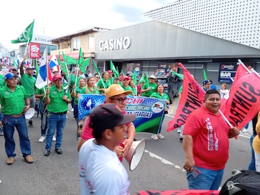 La huelga docente continúa: gremios insisten en la derogación de la Ley 462