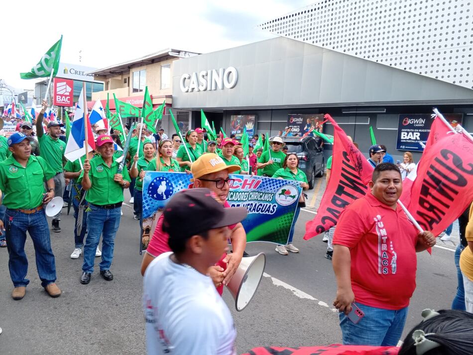 La huelga docente continúa: gremios insisten en la derogación de la Ley 462