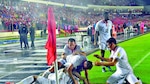 Bolillo Gómez ante los ticos