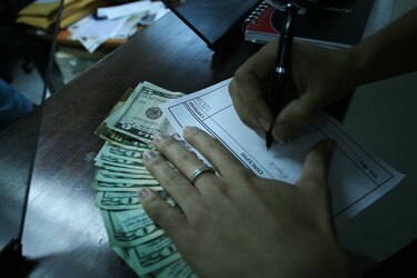 Inflación de Estados Unidos perjudica envío de remesas hacia América Latina