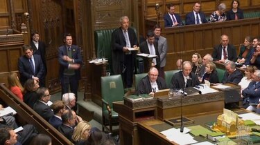 Parlamento británico, sin acordar una alternativa al Brexit