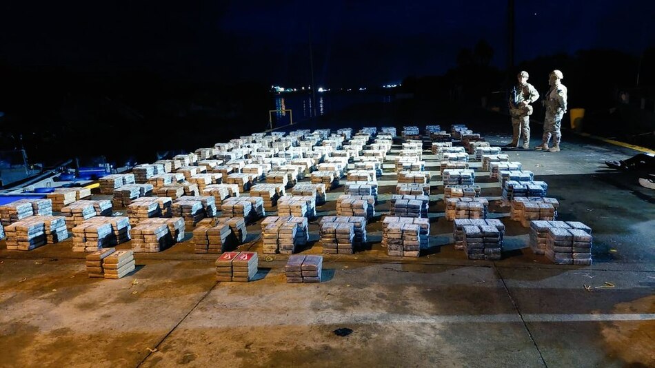 Golpe al narcotráfico en aguas panameñas: incautan 3.2 toneladas de droga