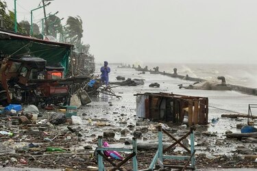China prevé evacuar a 400,000 personas por el supertifón Ragasa, que llegó a Filipinas