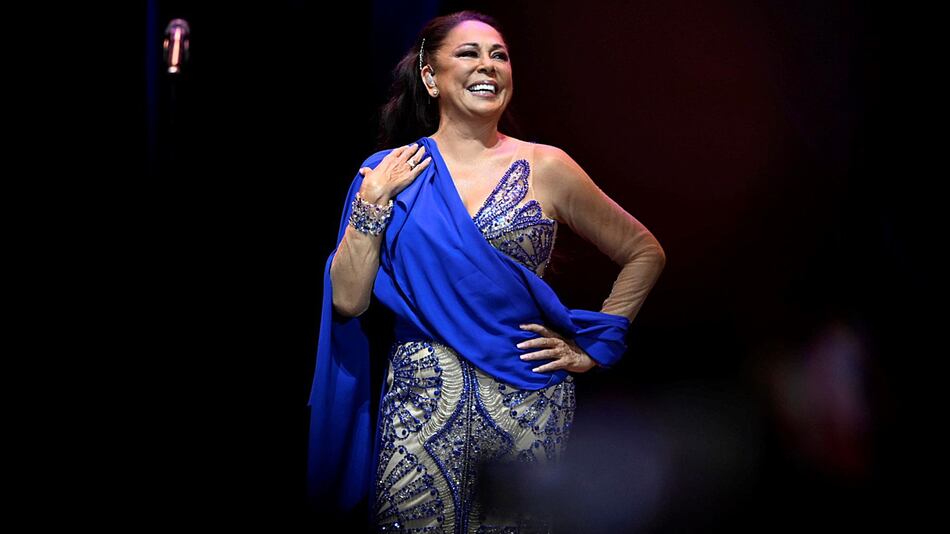 Isabel Pantoja celebrará sus 50 años en la música con un triple disco y un libro ilustrado