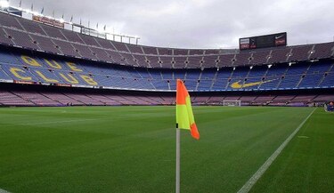 Barcelona juega a puerta cerrada en señal de protesta