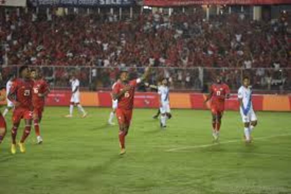 Eric Davis y la Roja siguen con su preparación en Sabadell para el amistoso contra Cataluña