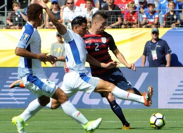 Convocan a jugadores del fútbol local para enfrentar a Granada