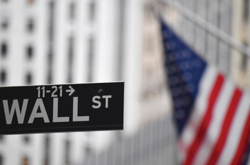 Wall Street termina en rojo tras proyecciones de inflación de la Reserva Federal