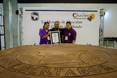 Récord Guinness para la moneda de chocolate más grande del mundo