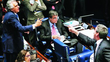 Se inicia debate en juicio a Rousseff