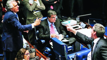 Se inicia debate en juicio a Rousseff