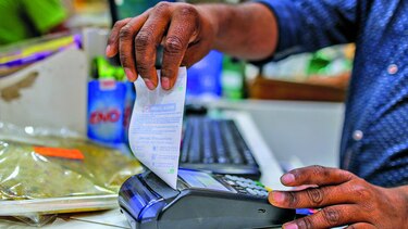 Cencosud planea venta de unidades de tarjetas