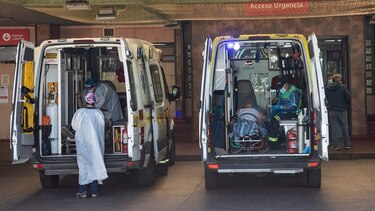Reino Unido reabrirá comercios pese a pandemia, que aumenta en India e Irán