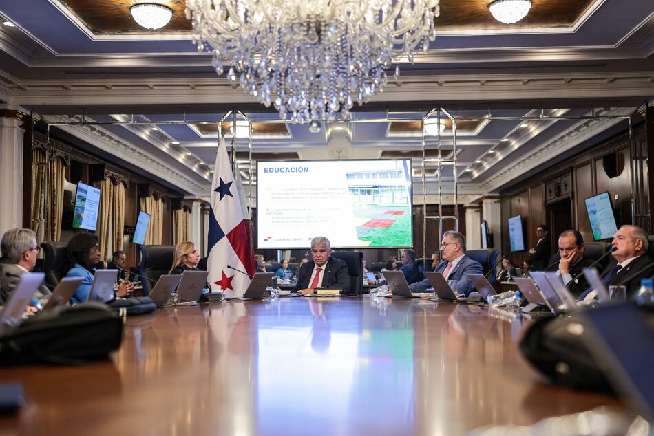 Gabinete autoriza extensión de contrato con Petroport para importación de gas y manejo de Zona Libre de Combustible en Colón