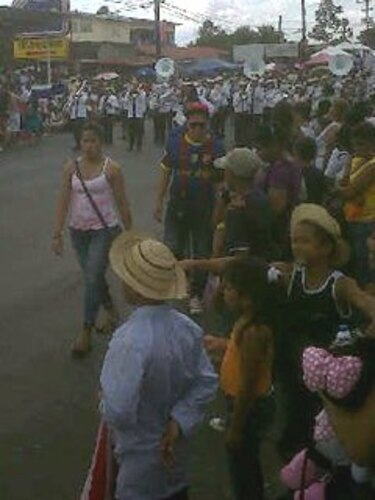 Juan Díaz celebra el 10 de noviembre con desfile