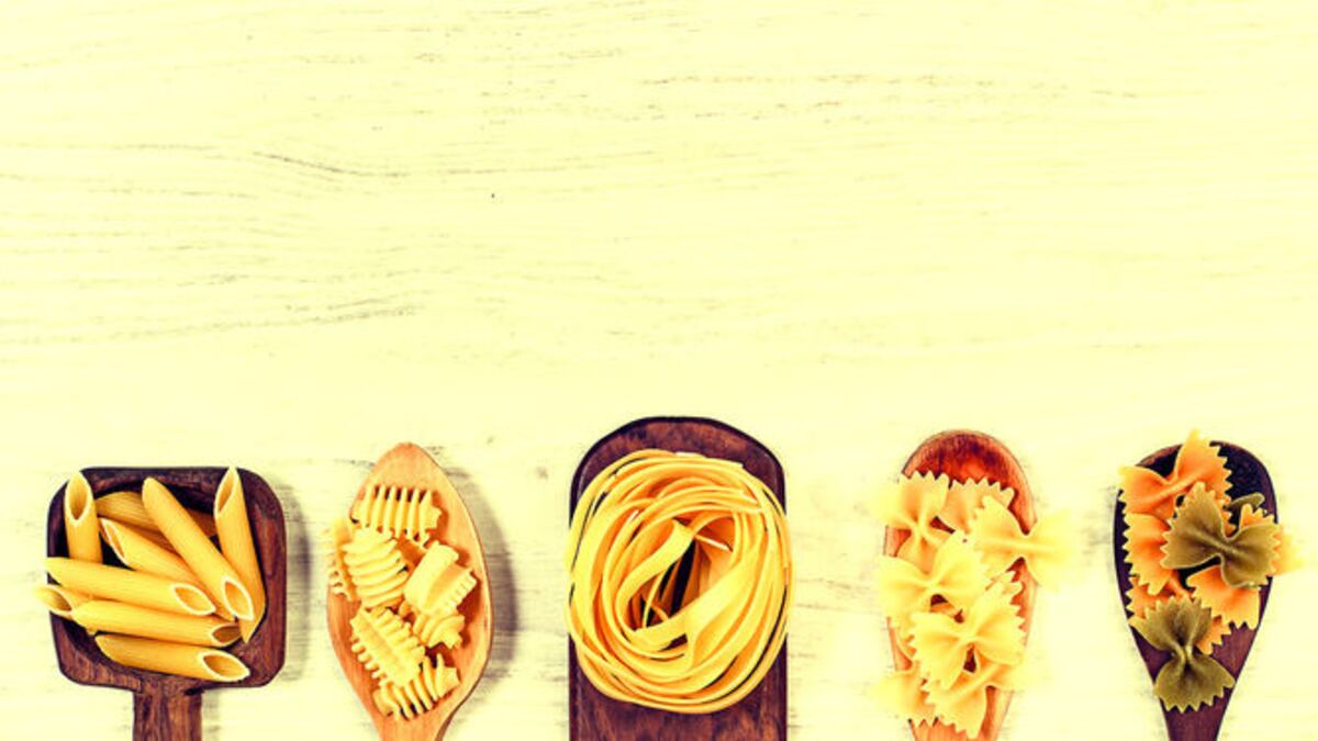 La añadidura de verduras o hierbas le aportarán olor y color a las pastas.