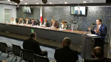 Comisión de Gobierno aprueba en primer debate proyecto que regula las notarías