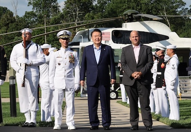 Biden recibe a líderes de Japón y Corea del Sur en la intimidad de Camp David