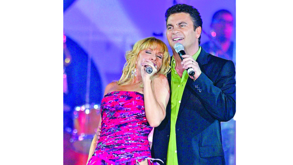 Mijares, a dúo con el papa Francisco