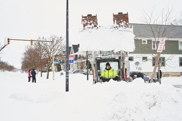 Aumentan a 34 los muertos por la tormenta glaciar en Estados Unidos