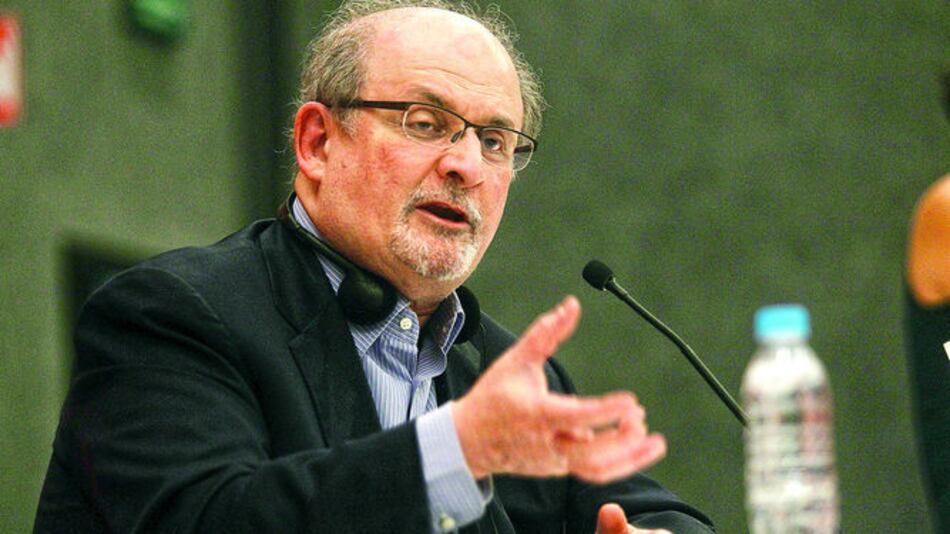 Las amenazas no cambiaron a Rushdie
