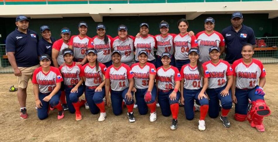 Las chicas logran su primera victoria en el Suramericano de softbol