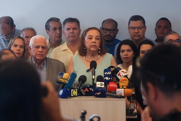 Gustavo Petro califica la inhabilitación de María Corina Machado como un ‘golpe antidemocrático’