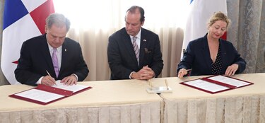 Empresas francesas apuestan por Panamá en proyectos ferroviarios, climáticos y aéreos