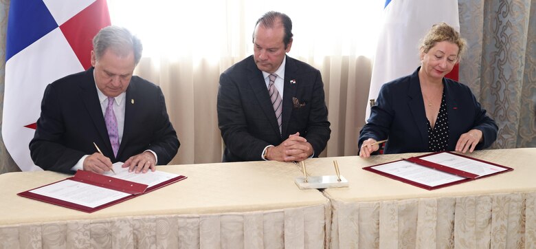 Empresas francesas apuestan por Panamá en proyectos ferroviarios, climáticos y aéreos