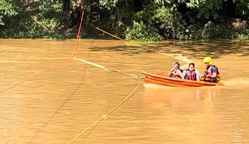 Rescatan a 11 personas, entre ellas 7 menores, en el río Mamoní en Chepo