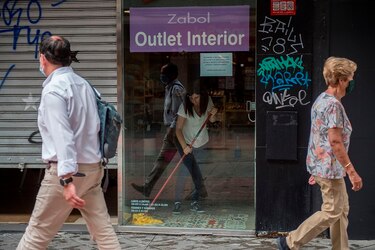 Los estragos del virus en la economía se agravan y los países avanzan en el desconfinamiento