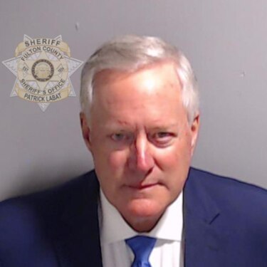 Mark Meadows, exjefe de gabinete de Trump, se entrega en una cárcel de Georgia