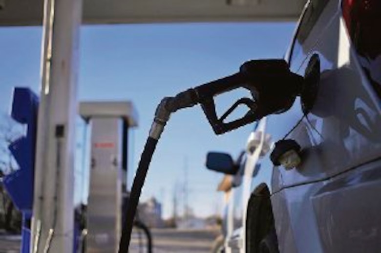 Gobierno propone etanol obligatorio en la gasolina y cambios fiscales al combustible
