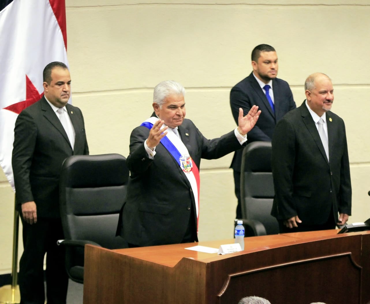 Presidente Mulino expone plan de gobierno en duro informe a la Nación