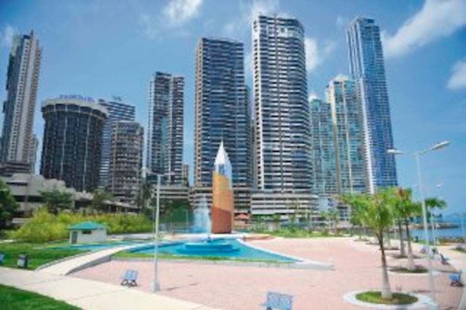 El parque de Paitilla se llama 'Mayín Correa'