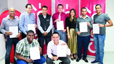 Claro Panamá entrega reconocimientos